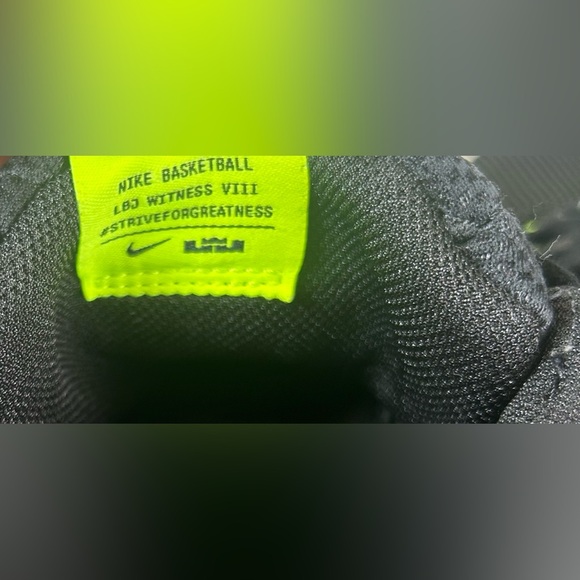 Nike LeBron Witness 8 Black Volt Men's Size 9.5 Basketball FB2239-002 EUC - Picture 11 of 12